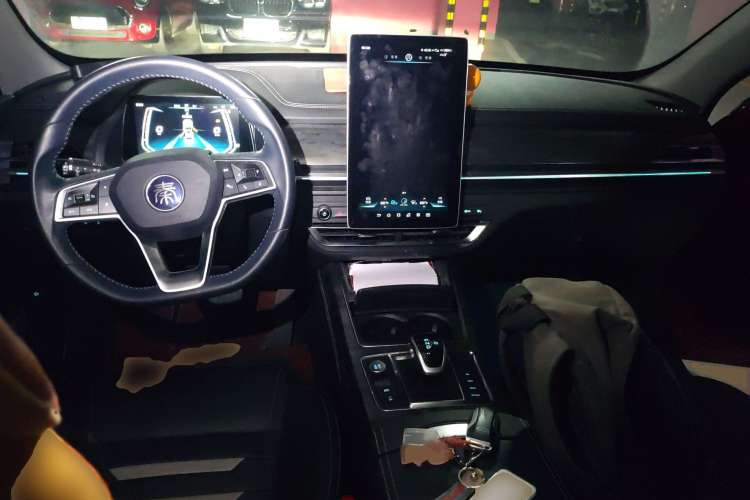 Used BYD Qin Pro New Energy 2018 DM 1.5TI Automatic Smart Connect Enjoyment Model Center Console