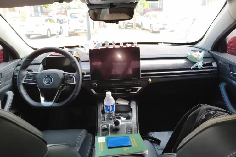 Used BYD Qin Pro New Energy 2018 DM 1.5TI Automatic Smart Connect Elite Model Center Console