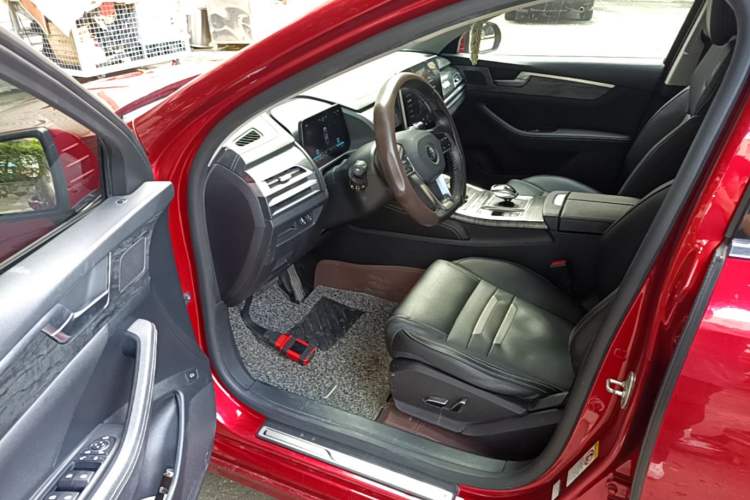 Used BYD Qin Pro New Energy 2018 DM 1.5TI Automatic Smart Connect Elite Model Driver Seat