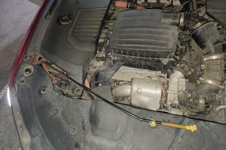Used BYD Qin Pro New Energy 2018 DM 1.5TI Automatic Smart Connect Dynamic Model Engine Bay Right
