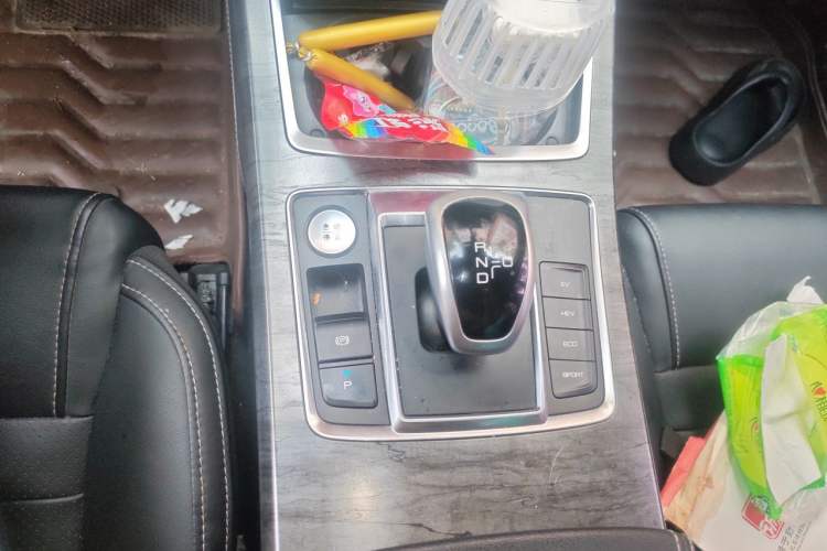 Used BYD Qin Pro New Energy 2018 DM 1.5TI Automatic Smart Connect Elite Model Gear Lever