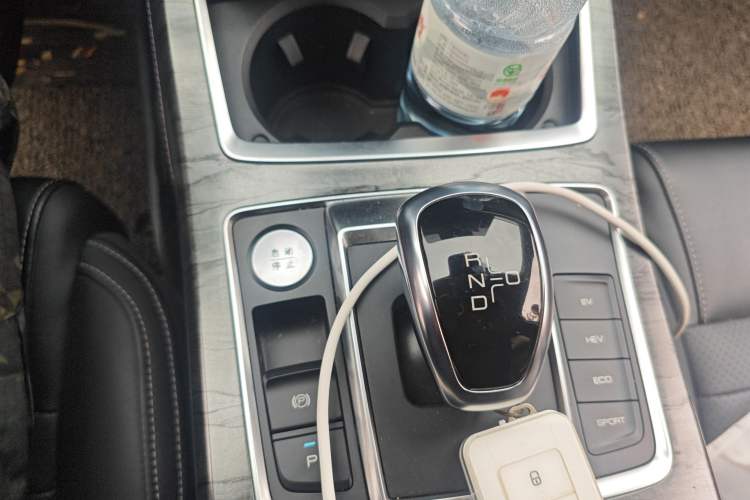 Used BYD Qin Pro New Energy 2018 DM 1.5TI Automatic Smart Connect Elite Model Gear Lever