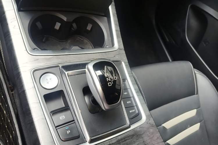 Used BYD Qin Pro New Energy 2018 DM 1.5TI Automatic Smart Connect Elite Model Gear Lever