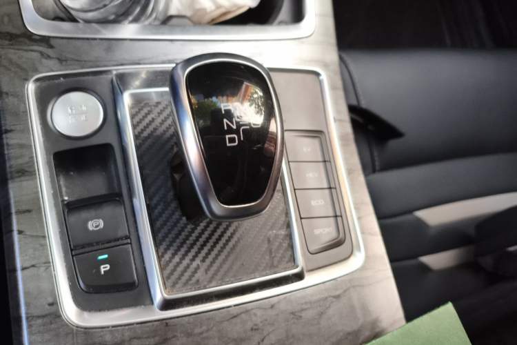 Used BYD Qin Pro New Energy 2018 DM 1.5TI Automatic Smart Connect Elite Model Gear Lever