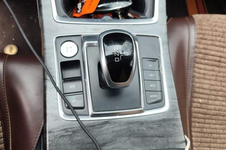 Used BYD Qin Pro New Energy 2018 DM 1.5TI Automatic Smart Connect Dynamic Model Gear Lever