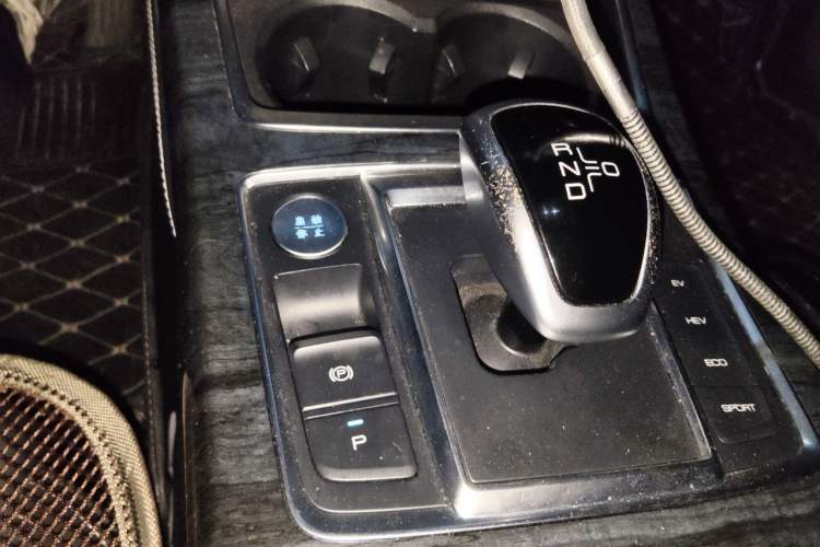Used BYD Qin Pro New Energy 2018 DM 1.5TI Automatic Smart Connect Dynamic Model Gear Lever