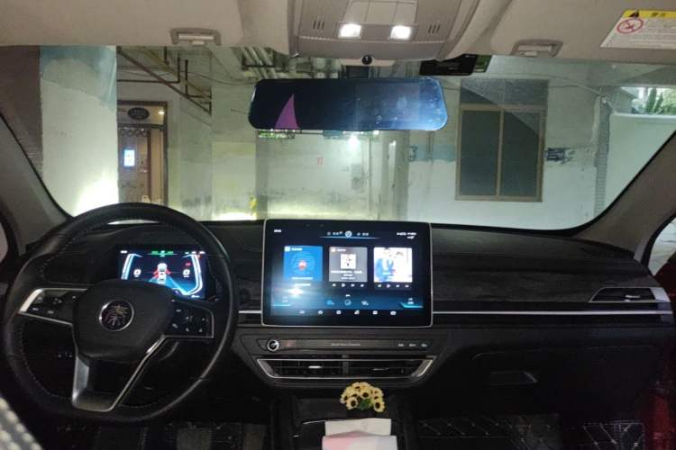 Used BYD Qin Pro New Energy 2018 DM 1.5TI Automatic Smart Connect Dynamic Model Headliner