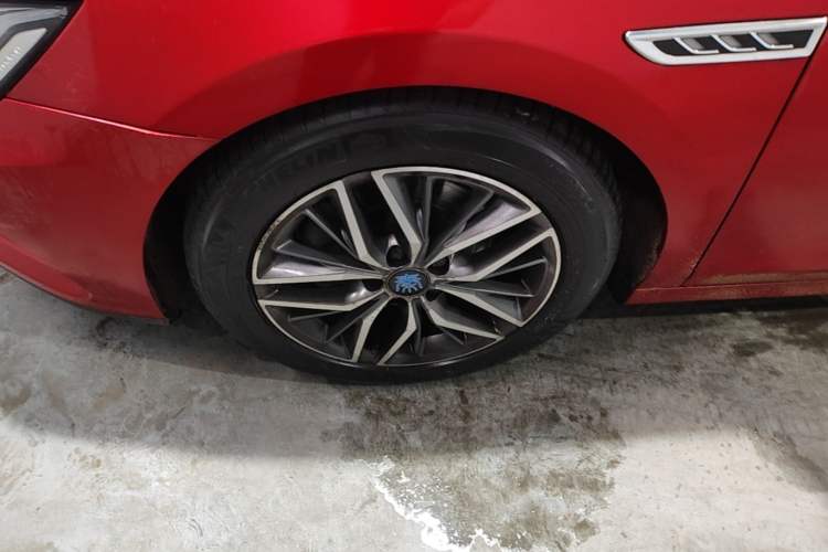 Used BYD Qin Pro New Energy 2018 DM 1.5TI Automatic Smart Connect Elite Model Left Front Wheel Hub