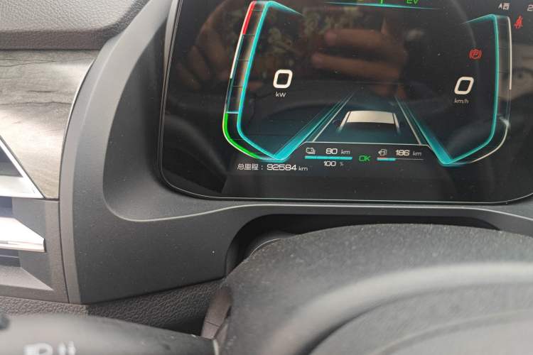 Used BYD Qin Pro New Energy 2018 DM 1.5TI Automatic Smart Connect Elite Model Odometer Close Up