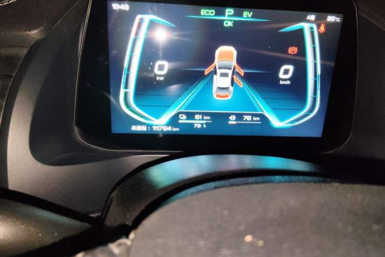 Used BYD Qin Pro New Energy 2018 DM 1.5TI Automatic Smart Connect Dynamic Model Odometer Close Up