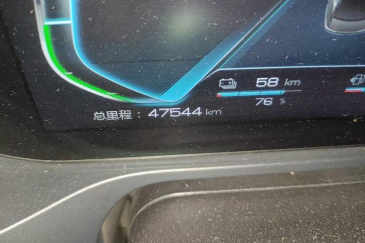 Used BYD Qin Pro New Energy 2018 DM 1.5TI Automatic Smart Connect Dynamic Model Odometer Close Up