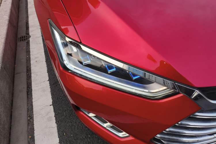 Used BYD Qin Pro New Energy 2018 DM 1.5TI Automatic Smart Connect Elite Model Right Front Headlight