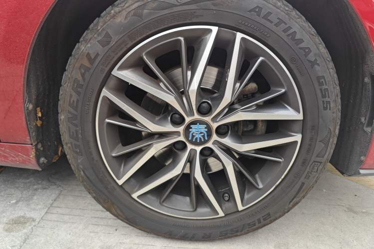 Used BYD Qin Pro New Energy 2018 DM 1.5TI Automatic Smart Connect Elite Model Right Front Wheel Hub