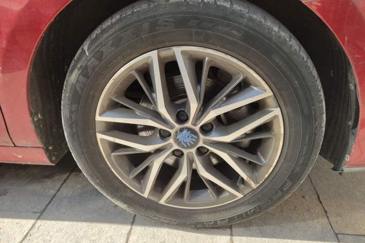 Used BYD Qin Pro New Energy 2018 EV500 Smart Connect Elite Model Right Front Wheel Hub