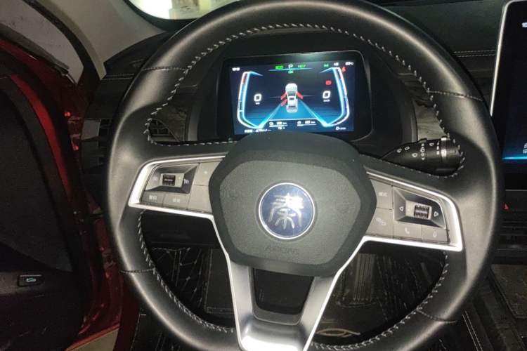 Used BYD Qin Pro New Energy 2018 DM 1.5TI Automatic Smart Connect Dynamic Model Steering Wheel