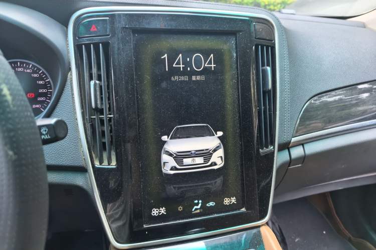 Used BYD Qin Pro New Energy 2018 DM 1.5TI Automatic Smart Connect Enjoyment Model Audio And AC Panel