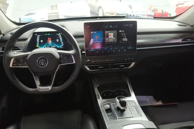 Used BYD Qin Pro New Energy 2018 DM 1.5TI Automatic Smart Connect Enjoyment Model Center Console