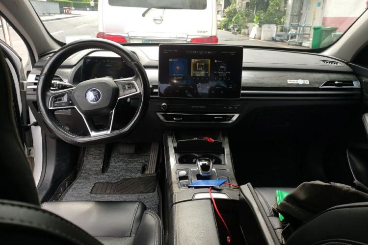 Used BYD Qin Pro New Energy 2018 DM 1.5TI Automatic Smart Connect Elite Model Center Console