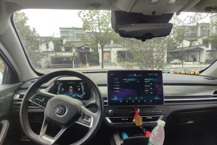 Used BYD Qin Pro New Energy 2018 DM 1.5TI Automatic Smart Connect Enjoyment Model Center Console