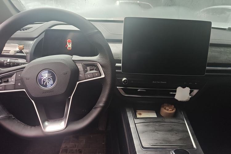 Used BYD Qin Pro New Energy 2018 DM 1.5TI Automatic Smart Connect Elite Model Center Console