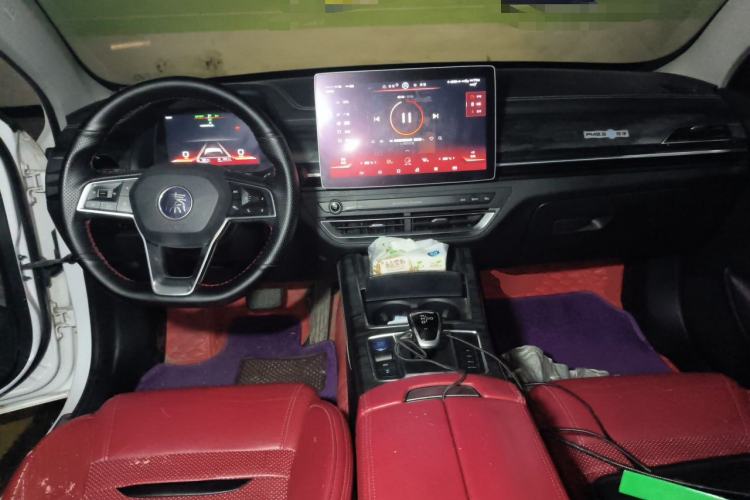 Used BYD Qin Pro New Energy 2018 DM 1.5TI Automatic Smart Connect Elite Model Center Console