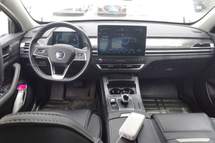 Used BYD Qin Pro New Energy 2018 DM 1.5TI Automatic Smart Connect Elite Model Center Console