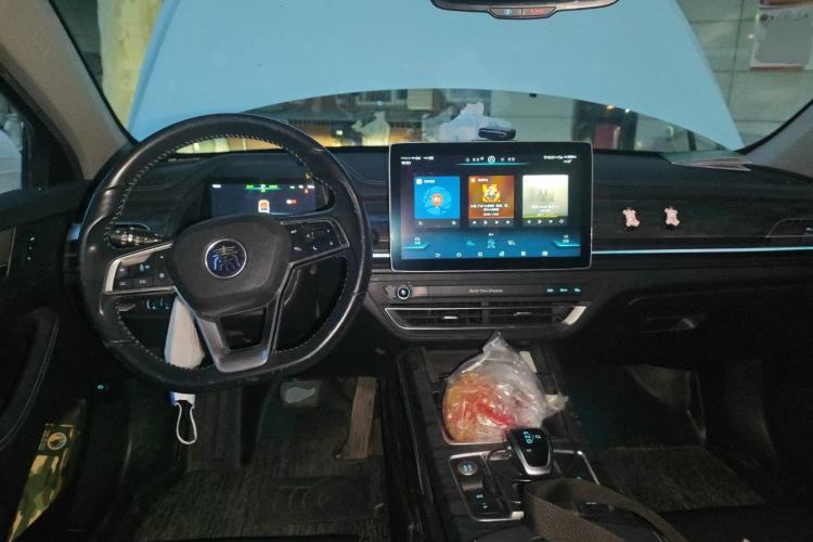 Used BYD Qin Pro New Energy 2018 EV500 Smart Connect Elite Model Center Console