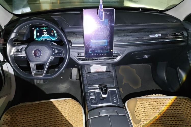 Used BYD Qin Pro New Energy 2018 DM 1.5TI Automatic Smart Connect Elite Model Center Console