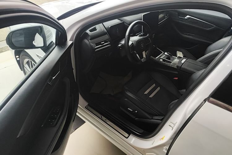 Used BYD Qin Pro New Energy 2018 DM 1.5TI Automatic Smart Connect Elite Model Driver Seat