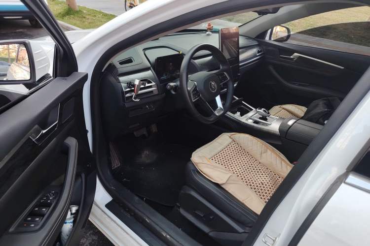 Used BYD Qin Pro New Energy 2018 DM 1.5TI Automatic Smart Connect Enjoyment Model Driver Seat
