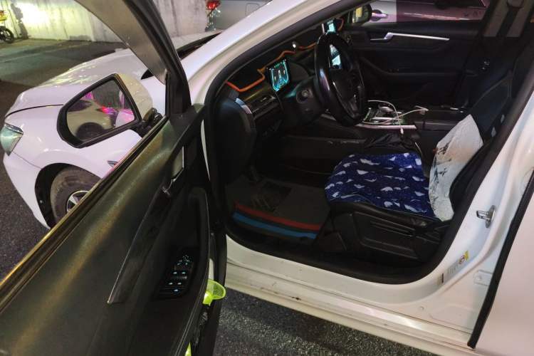 Used BYD Qin Pro New Energy 2018 DM 1.5TI Automatic Smart Connect Dynamic Model Driver Seat