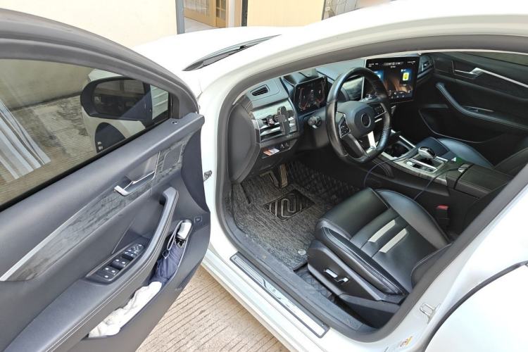 Used BYD Qin Pro New Energy 2018 DM 1.5TI Automatic Smart Connect Elite Model Driver Seat