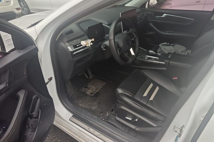 Used BYD Qin Pro New Energy 2018 DM 1.5TI Automatic Smart Connect Elite Model Driver Seat
