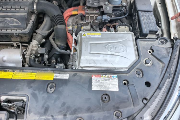 Used BYD Qin Pro New Energy 2018 DM 1.5TI Automatic Smart Connect Enjoyment Model Engine Bay Left