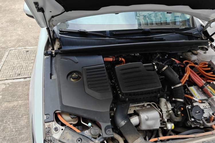 Used BYD Qin Pro New Energy 2018 DM 1.5TI Automatic Smart Connect Elite Model Engine Bay Right