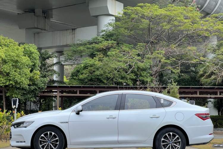 Used BYD Qin Pro New Energy 2018 DM 1.5TI Automatic Smart Connect Dynamic Model Exterior 3