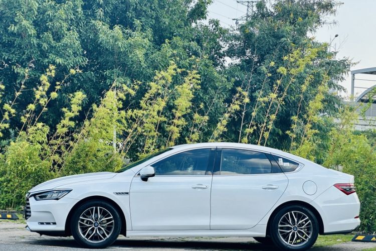 Used BYD Qin Pro New Energy 2018 DM 1.5TI Automatic Smart Connect Elite Model Exterior 3