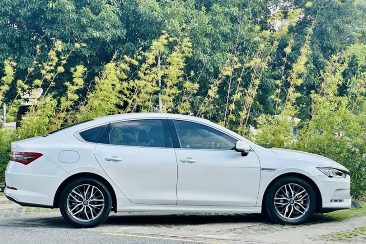 Used BYD Qin Pro New Energy 2018 DM 1.5TI Automatic Smart Connect Elite Model Exterior 6