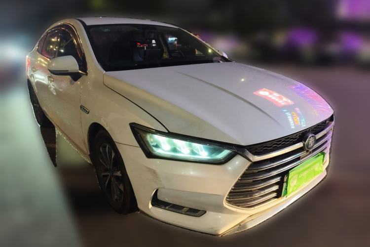 Used BYD Qin Pro New Energy 2018 DM 1.5TI Automatic Smart Connect Dynamic Model Front Right 45 Deg
