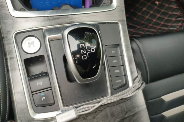 Used BYD Qin Pro New Energy 2018 DM 1.5TI Automatic Smart Connect Elite Model Gear Lever