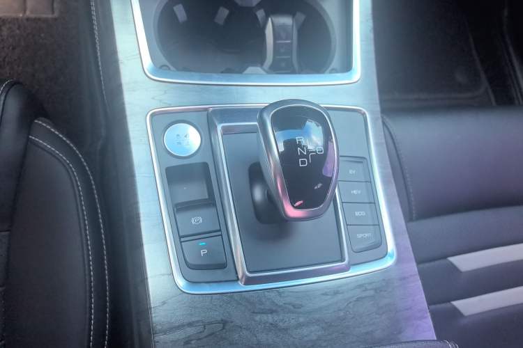 Used BYD Qin Pro New Energy 2018 DM 1.5TI Automatic Smart Connect Elite Model Gear Lever