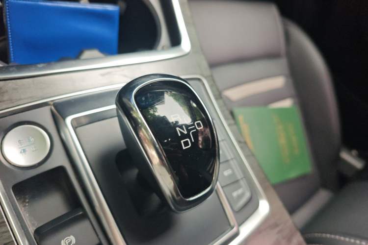 Used BYD Qin Pro New Energy 2018 DM 1.5TI Automatic Smart Connect Elite Model Gear Lever