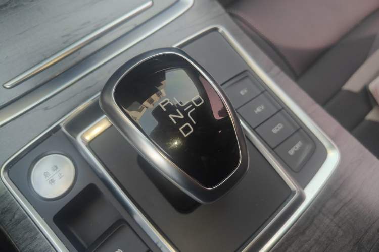 Used BYD Qin Pro New Energy 2018 DM 1.5TI Automatic Smart Connect Elite Model Gear Lever