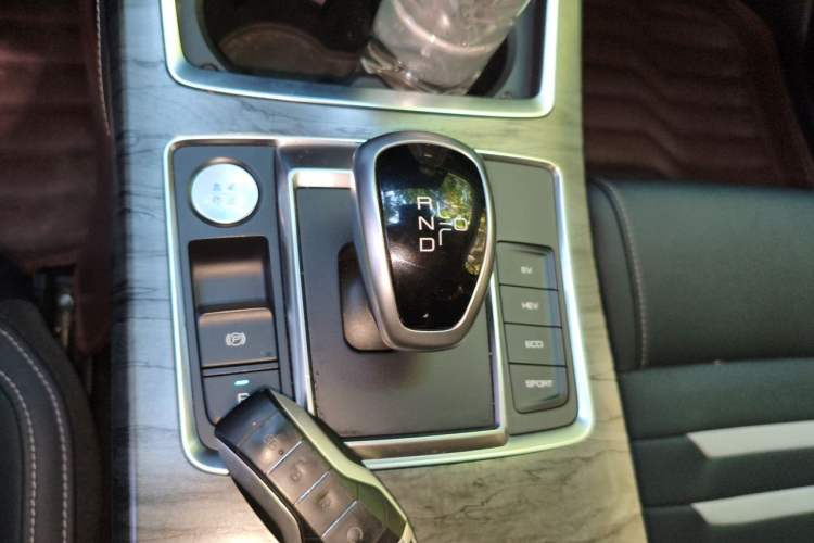 Used BYD Qin Pro New Energy 2018 DM 1.5TI Automatic Smart Connect Elite Model Gear Lever