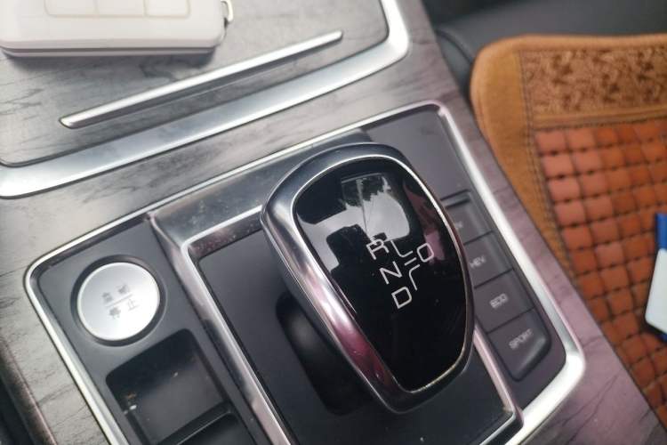 Used BYD Qin Pro New Energy 2018 DM 1.5TI Automatic Smart Connect Elite Model Gear Lever