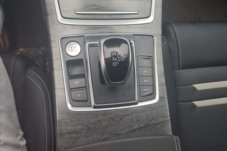 Used BYD Qin Pro New Energy 2018 DM 1.5TI Automatic Smart Connect Elite Model Gear Lever