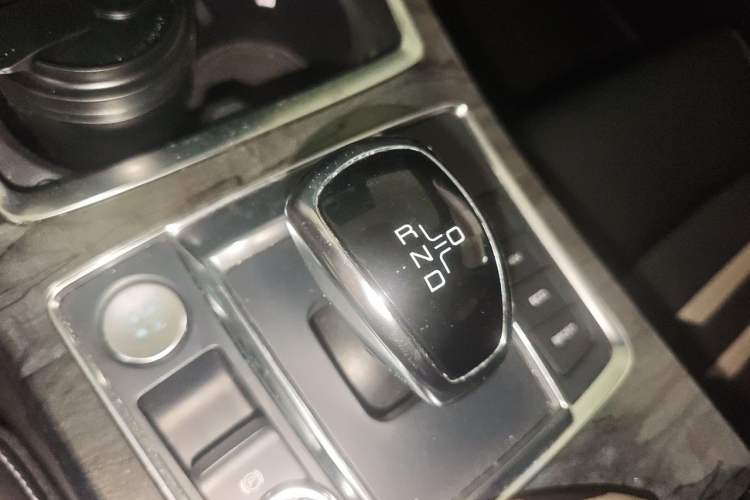 Used BYD Qin Pro New Energy 2018 DM 1.5TI Automatic Smart Connect Enjoyment Model Gear Lever