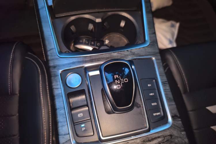 Used BYD Qin Pro New Energy 2018 DM 1.5TI Automatic Smart Connect Elite Model Gear Lever