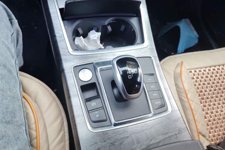 Used BYD Qin Pro New Energy 2018 DM 1.5TI Automatic Smart Connect Enjoyment Model Gear Lever