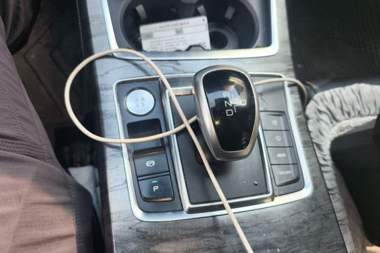 Used BYD Qin Pro New Energy 2018 EV500 Developer Edition Professional Model Gear Lever